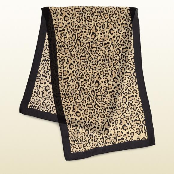 New Gucci Animal Print Stole Silk Satin Scarf with Gucci Box - Picture 12 of 16